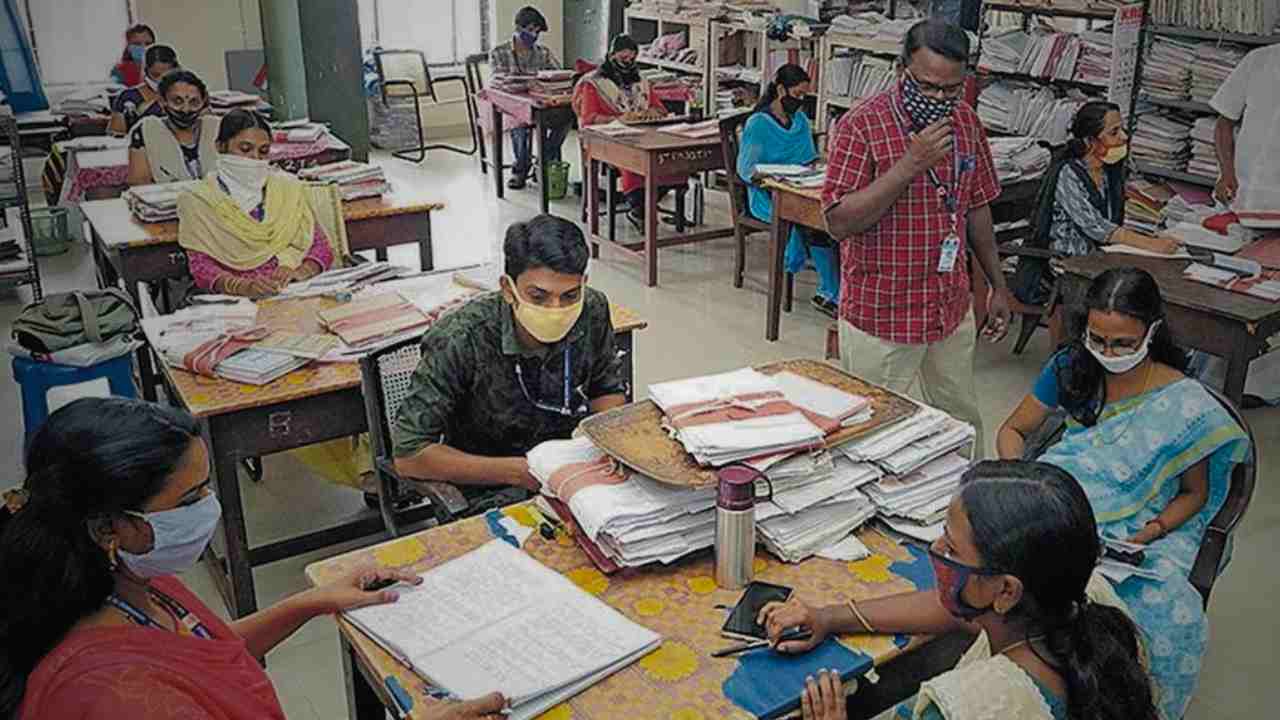 Salary hike of up to 10,000rs Big announcement coming for employees